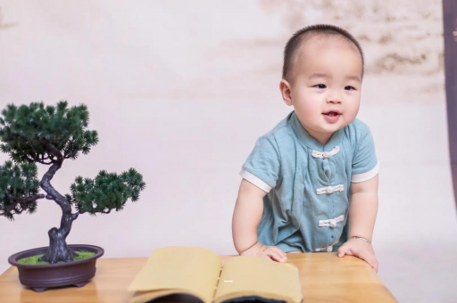 借卵生子咨询宝宝多大可以吃辅食