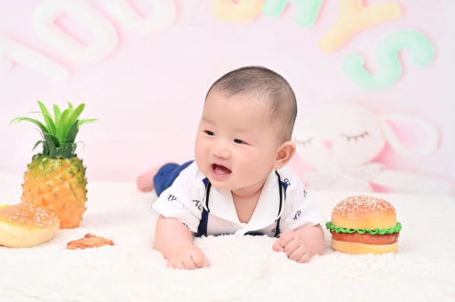 借卵生子咨询宝宝在妈妈肚子里