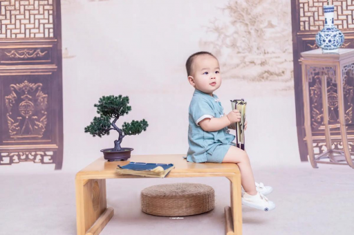 借卵生子咨询宝宝几个月会认人